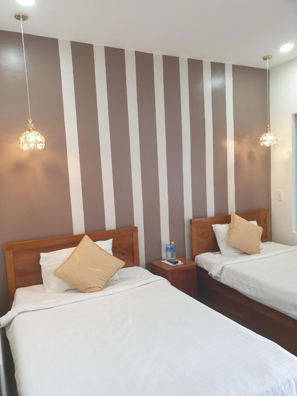 Hotel Khach San Quoc Te Cà Mau Esterno foto