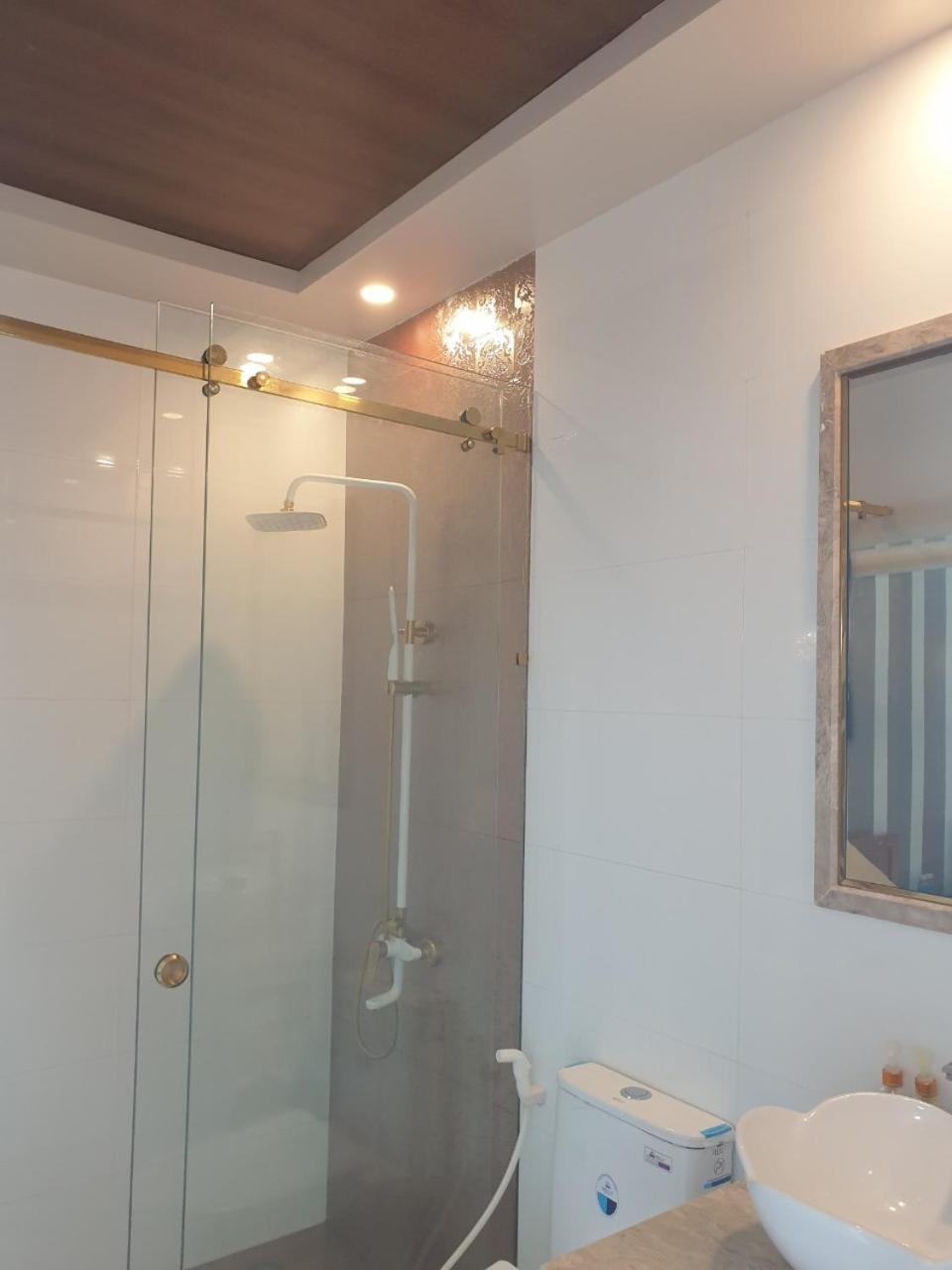 Hotel Khach San Quoc Te Cà Mau Esterno foto